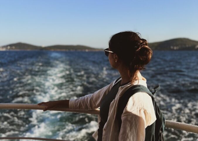 sur un bateau