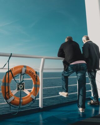 sur un bateau
